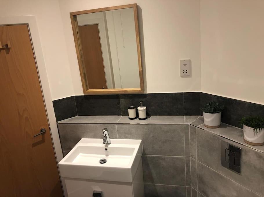 Stunning Apartment In Leeds- Financial District Leeds  Esterno foto