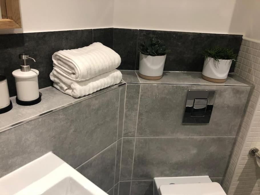 Stunning Apartment In Leeds- Financial District Leeds  Esterno foto